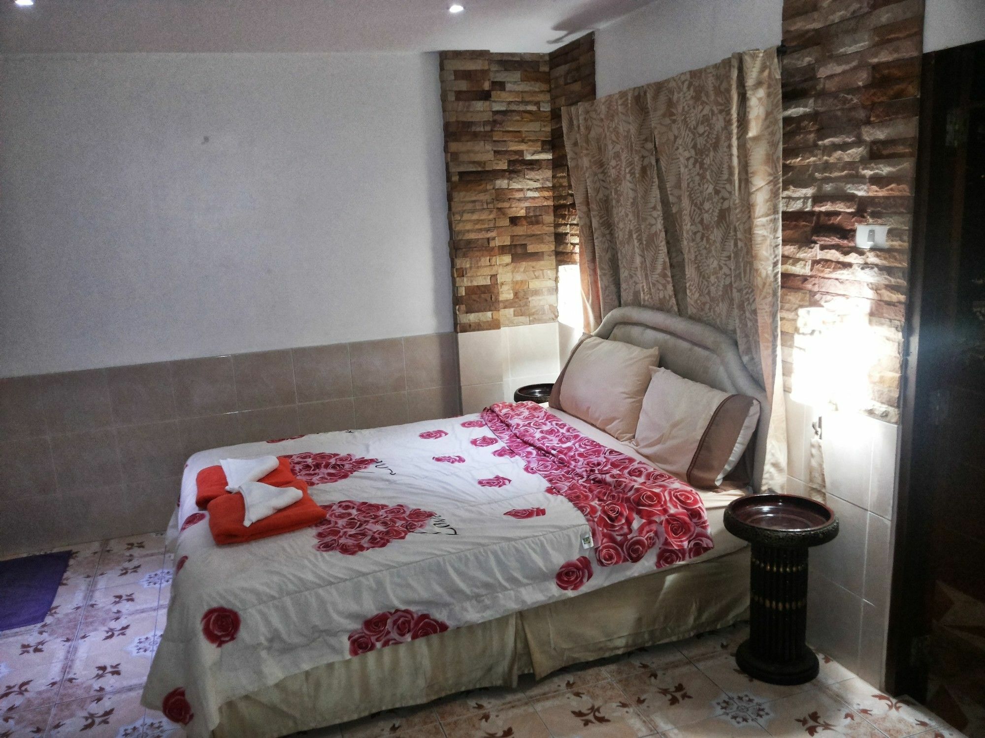 Jasmin Guest House Pattaya Εξωτερικό φωτογραφία
